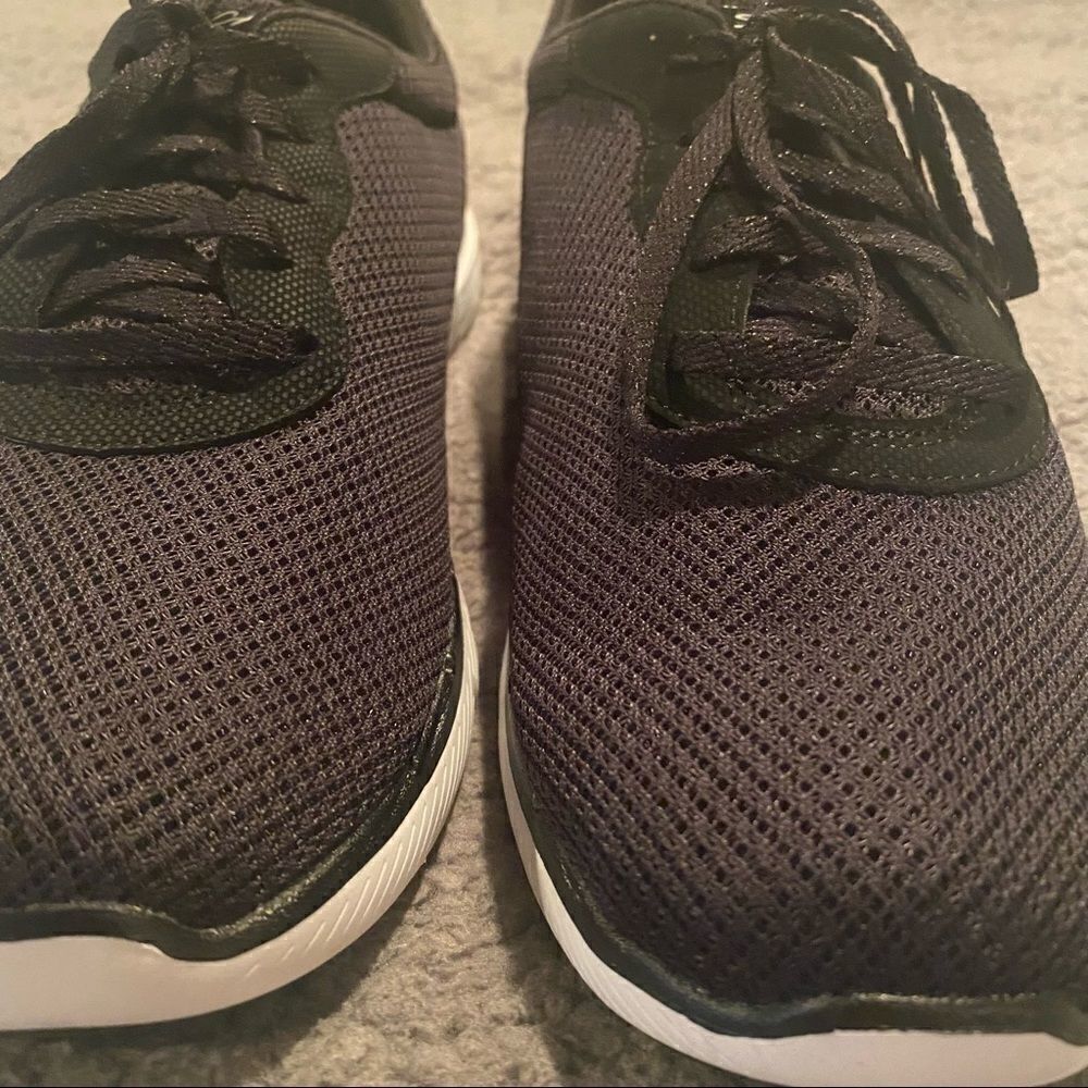 Sketchers Lite Weight Black Sneakers Sz 10 Woman’s - Picture 6 of 12